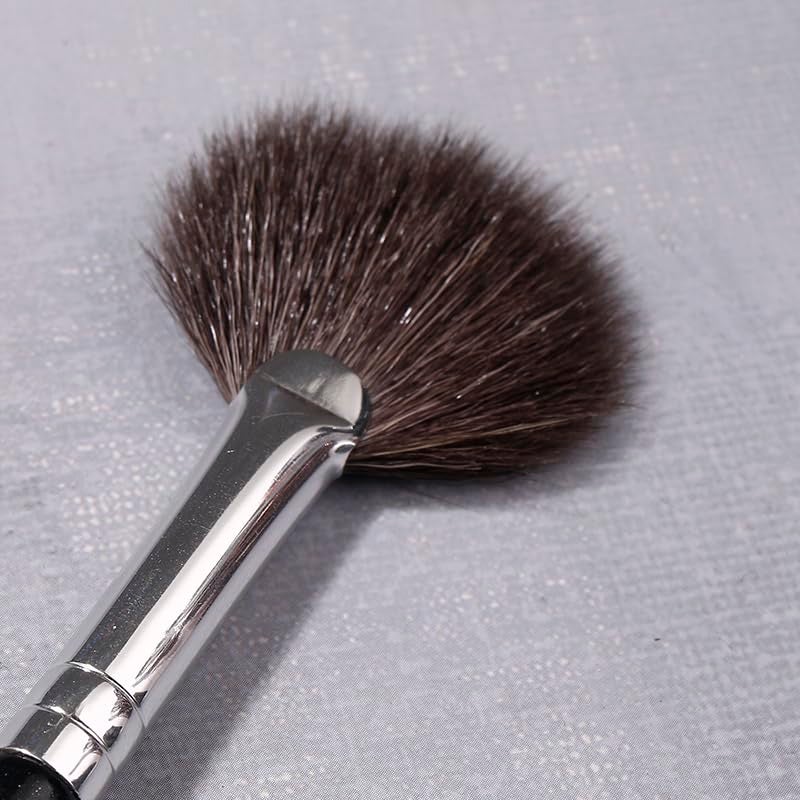 IPRESTA Fan Brush Professional Blush Brush Soft Vegan Synthetic Makeup Brush for Face Highlighter Applicator Eyeshadow Brush - Image 3
